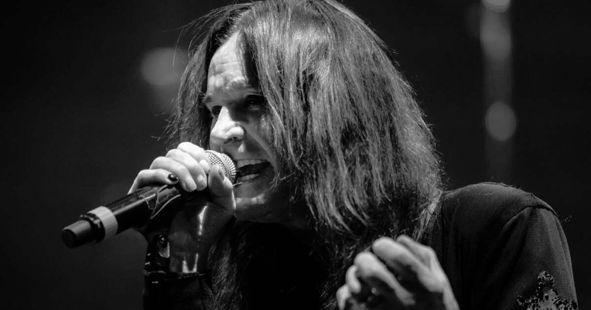 Ozzy Osbourne a decedat la doar câteva săptămâni după ultimul său concert. Ozzy Osbourne a decedat la doar câteva săptămâni după ultimul său concert.