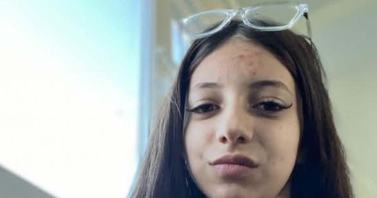 O tânără din Moșnița Veche a dispărut! Alergăm să o găsim pe Alina Casandra! O tânără din Moșnița Veche a dispărut! Alergăm să o găsim pe Alina Casandra!