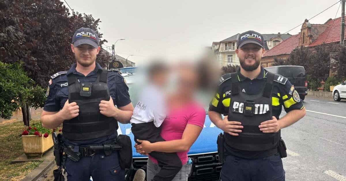 O fetiță speriată de furtună din Recaș a sărit pe geam și a dispărut.