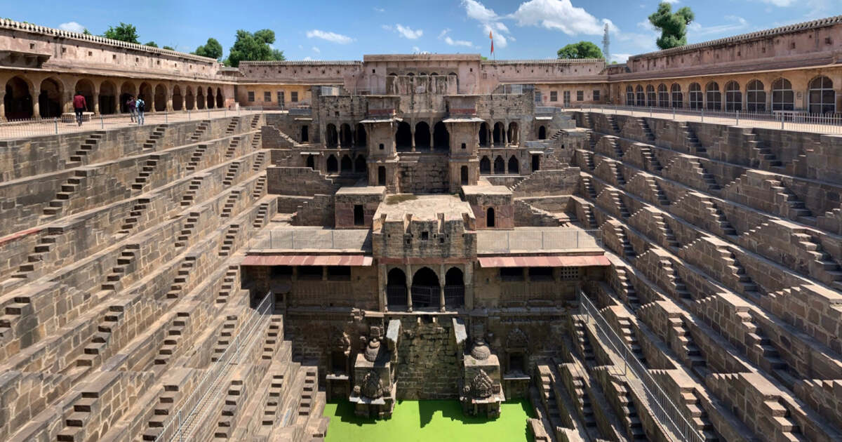 FOTO. Chand Baori, scara spre tainele spirituale ale subteranului FOTO. Chand Baori, scara spre tainele spirituale ale subteranului