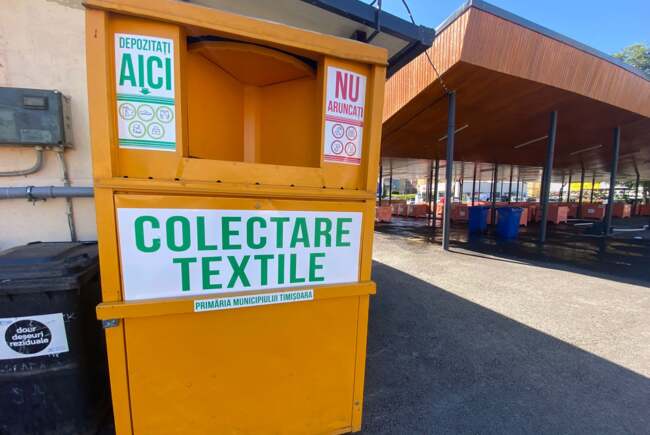 Hainele vechi nu mai merg la gunoi. Timișoara are containere speciale pentru deșeurile textile