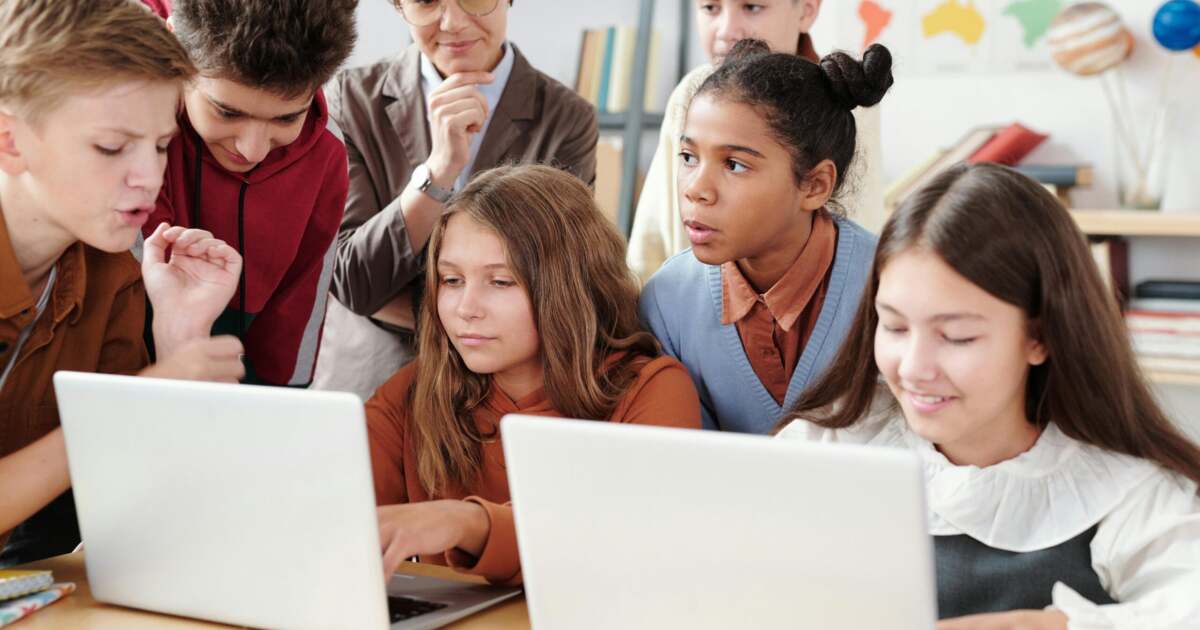 Primăria Timișoara intenționează să recompenseze și cei mai mici elevi cu rezultate remarcabile