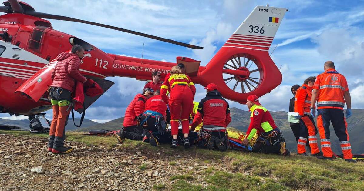 Tragedie în Munții Făgăraș: Patru tineri au decedat, iar unul este grav rănit într-un accident. Tragedie în Munții Făgăraș: Patru tineri au decedat, iar unul este grav rănit într-un accident.