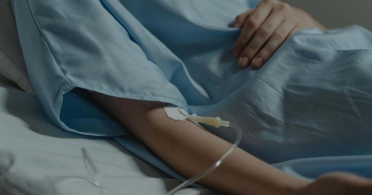 Cancerul crește lent, dar complicat. Medici din Timișoara explică influența mutațiilor și a mediului.