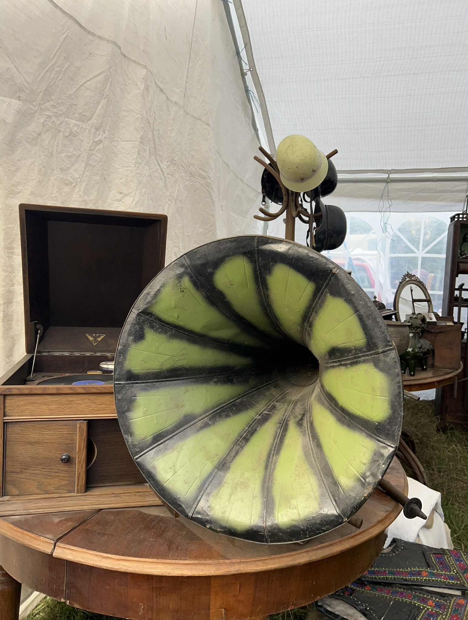 f551e6af-7641-4d94-96cf-b5fc9bbfb249