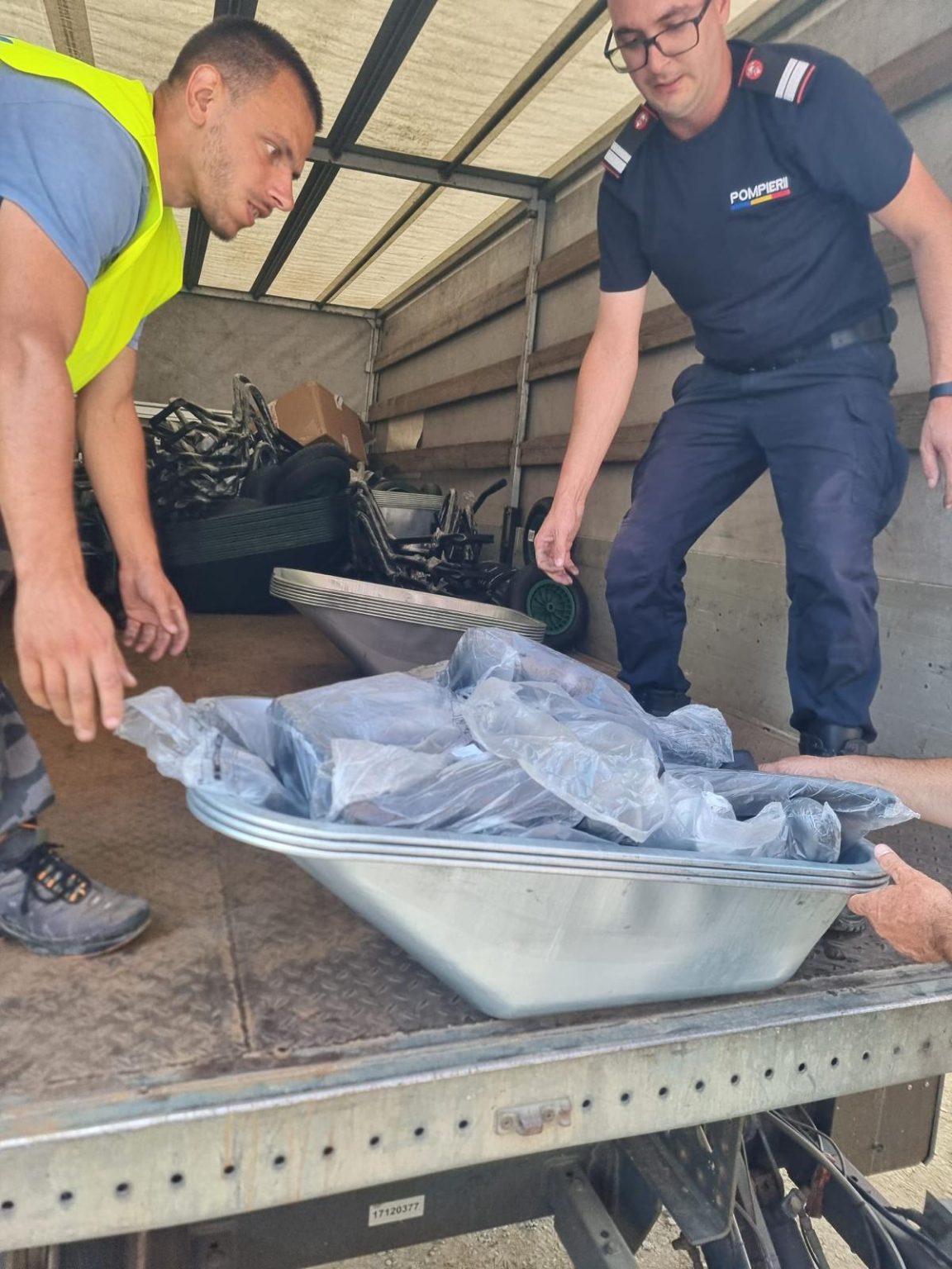 ajutoare sinistrati Brosteni (4)