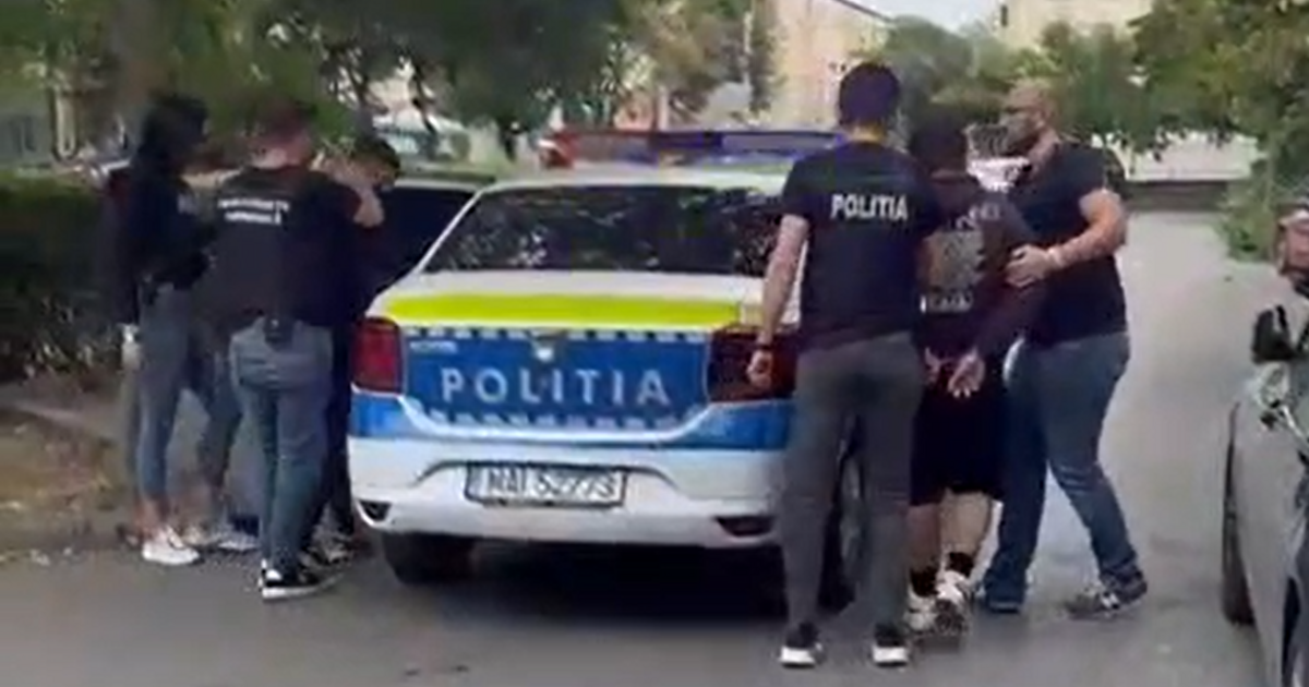 Motocicletă furată din Timișoara, descoperită într-un sat. Hoții au fost prinși! Motocicletă furată din Timișoara, descoperită într-un sat. Hoții au fost prinși!