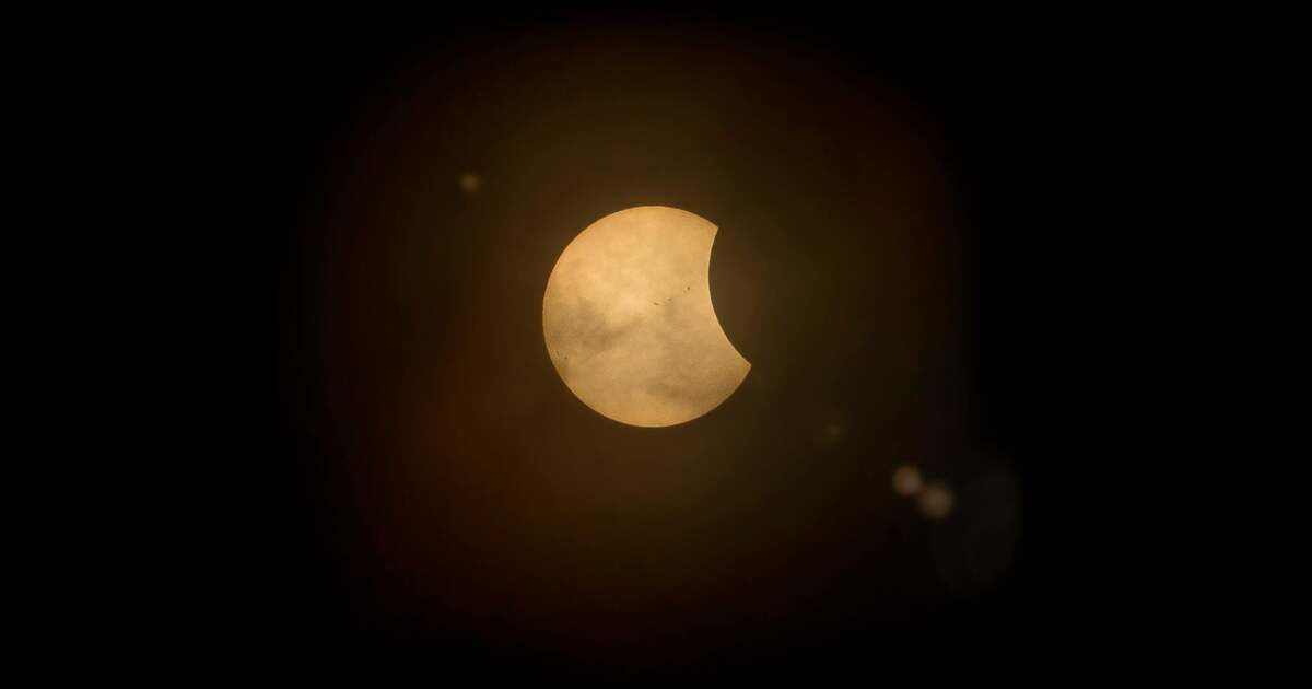 Eclipsa de Lună: eveniment astral fascinant în zodia Pești.