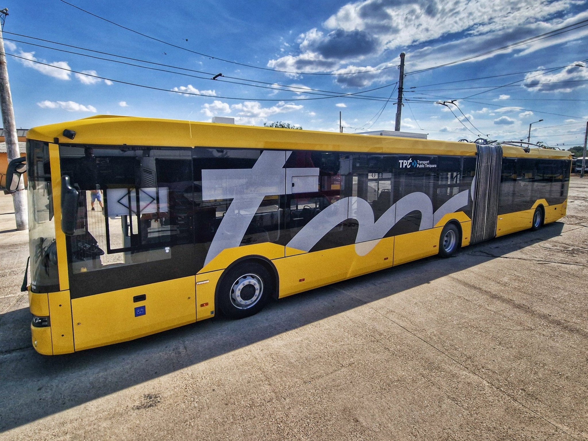 troleibuz articulat bozankaya 3