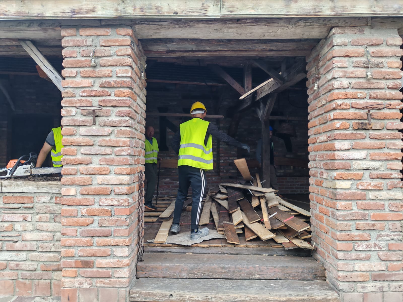 WhatsApp Image 2025-09-25 at 10.03.30 (1)