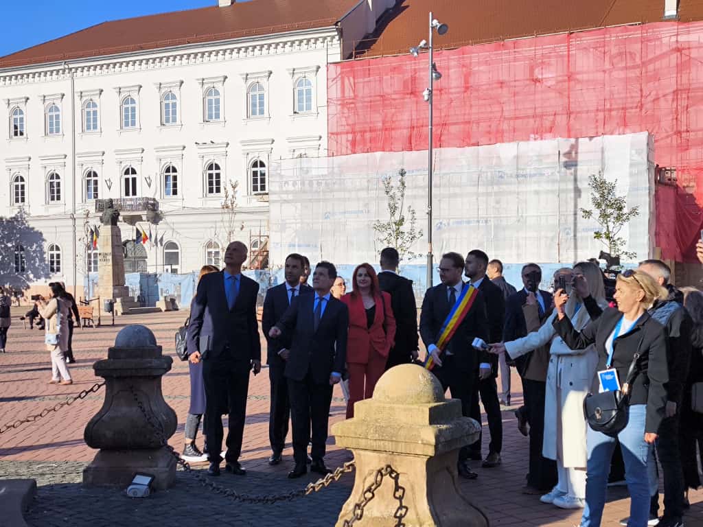 WhatsApp Image 2025-09-30 at 09.27.05