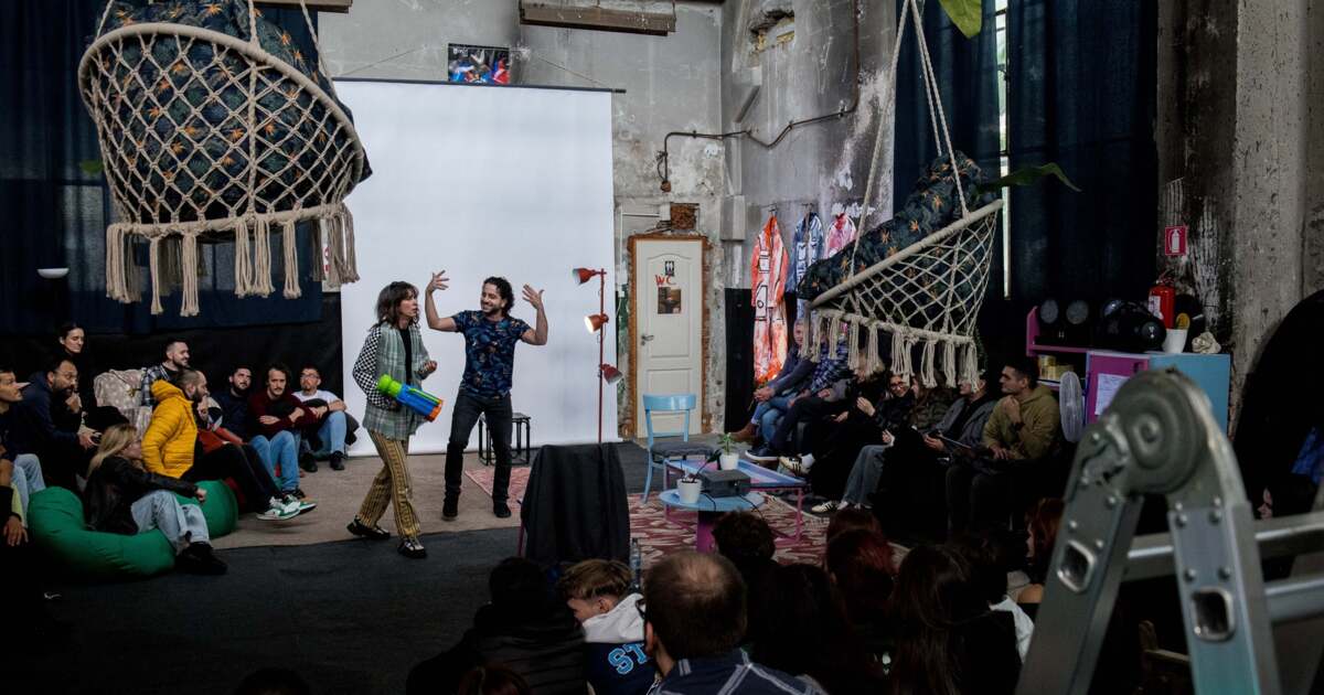 Mantas: Spectacol dedicat ultimelor zile ale unui regizor ucis la Mariupol, la Timișoara.