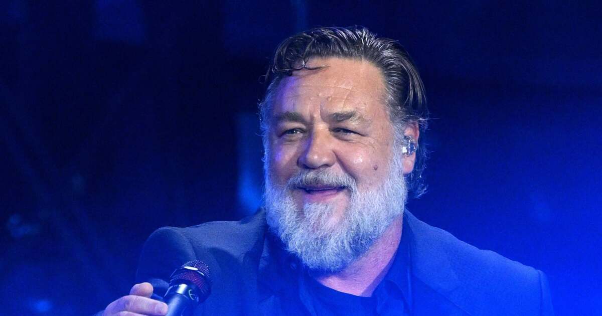 Gladiatorul Vine La Timi Oara Celebrul Actor Russell Crowe Va C Nta N 120021712010200 Scaled 