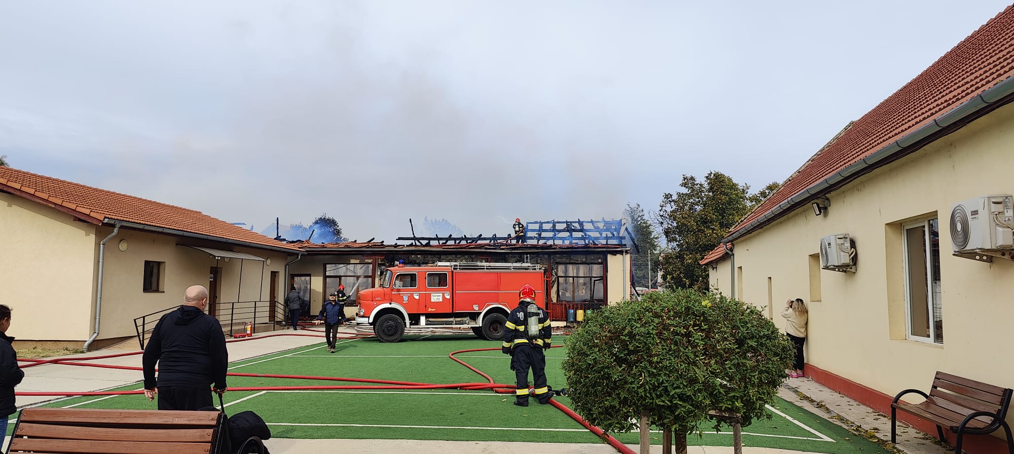 WhatsApp Image 2025-10-21 at 15.56.36