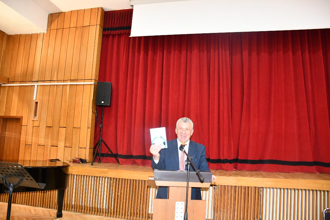 Silviu Szentesi (12)