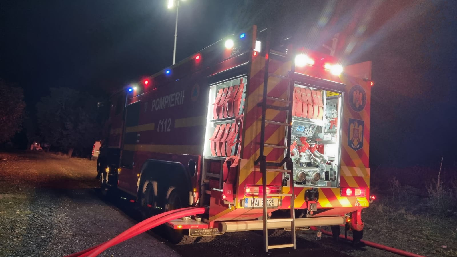 incendiu hala pompieri sag (4)