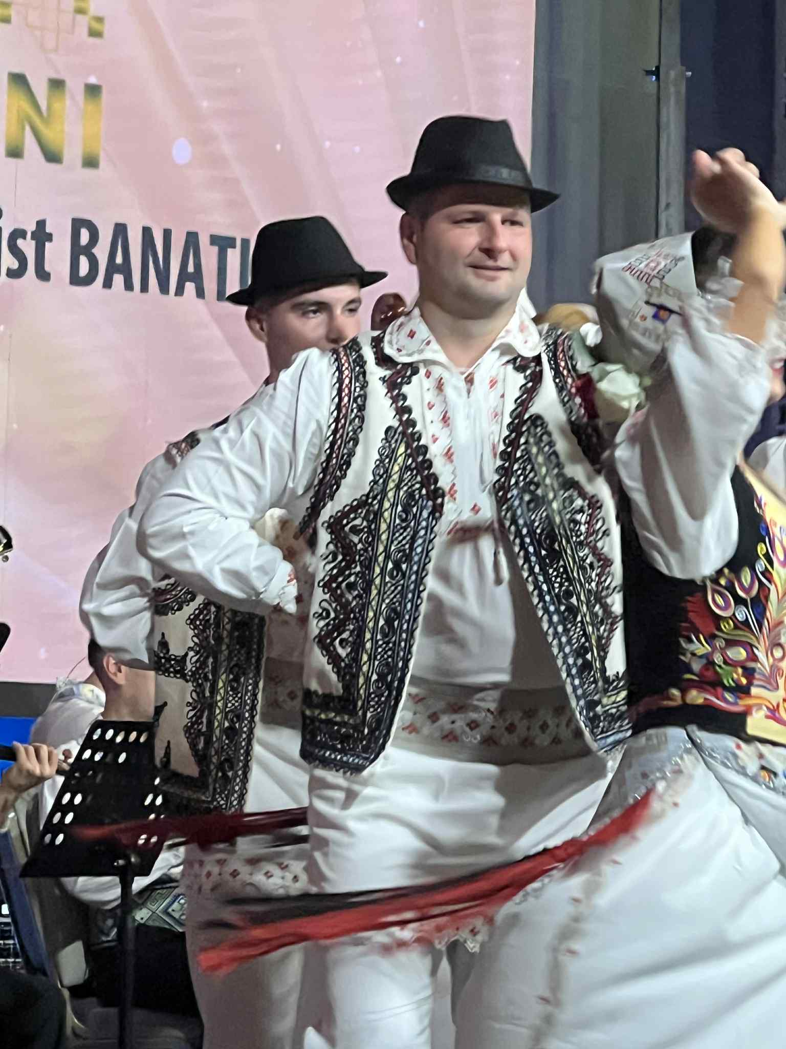 Traditii la Romani prima seara (1)