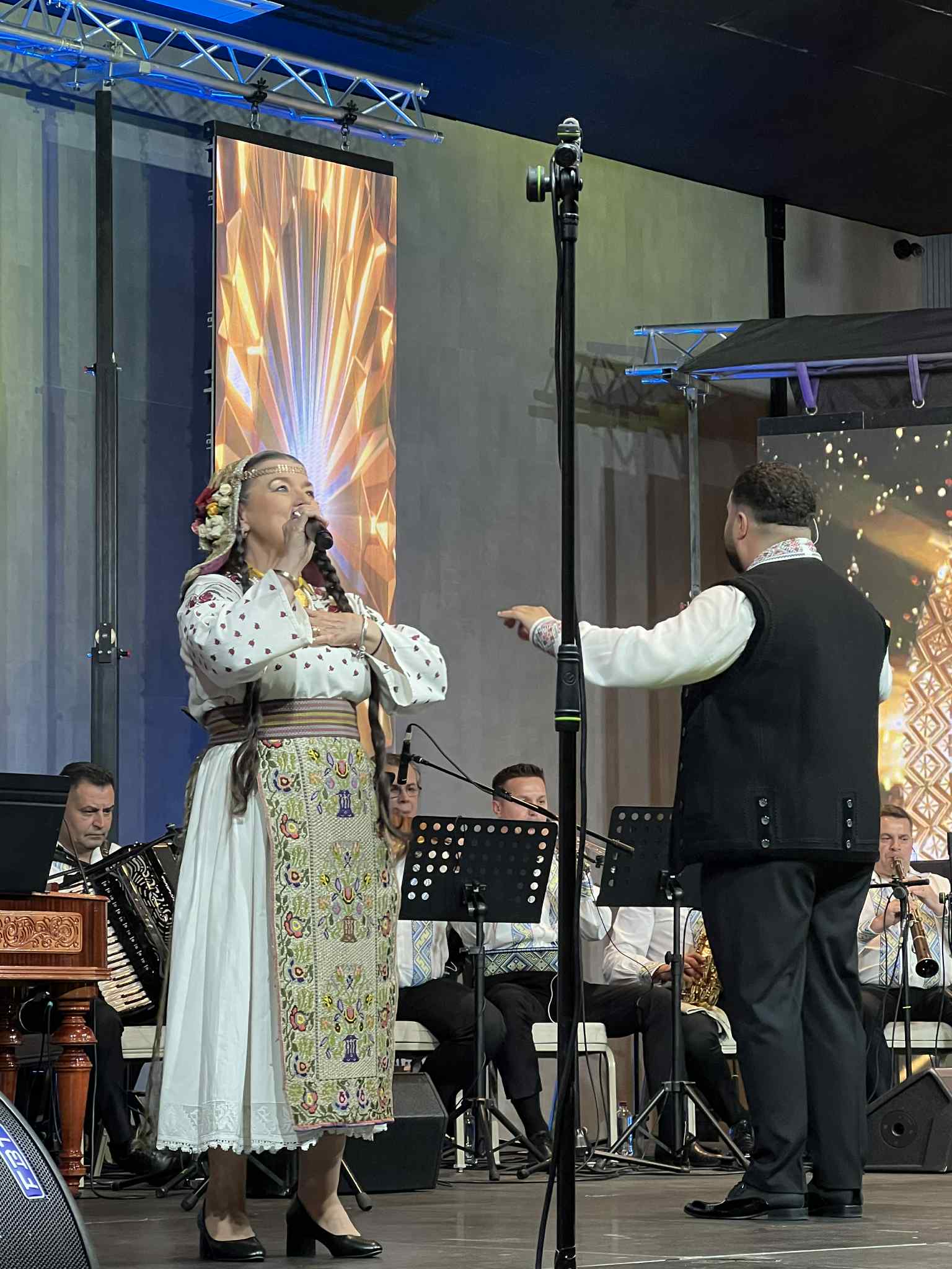 Traditii la Romani prima seara (3)