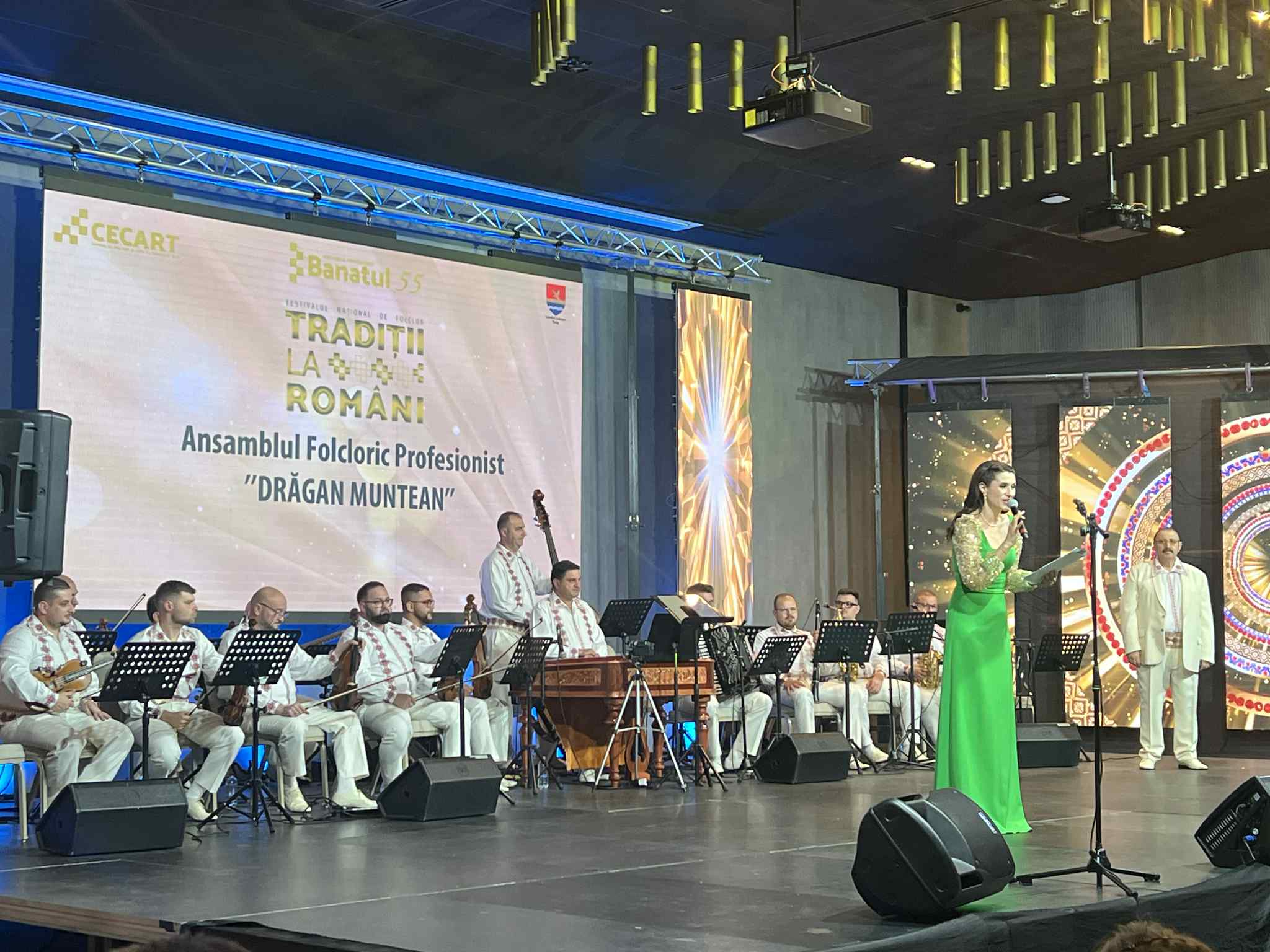 Traditii la Romani prima seara (9)