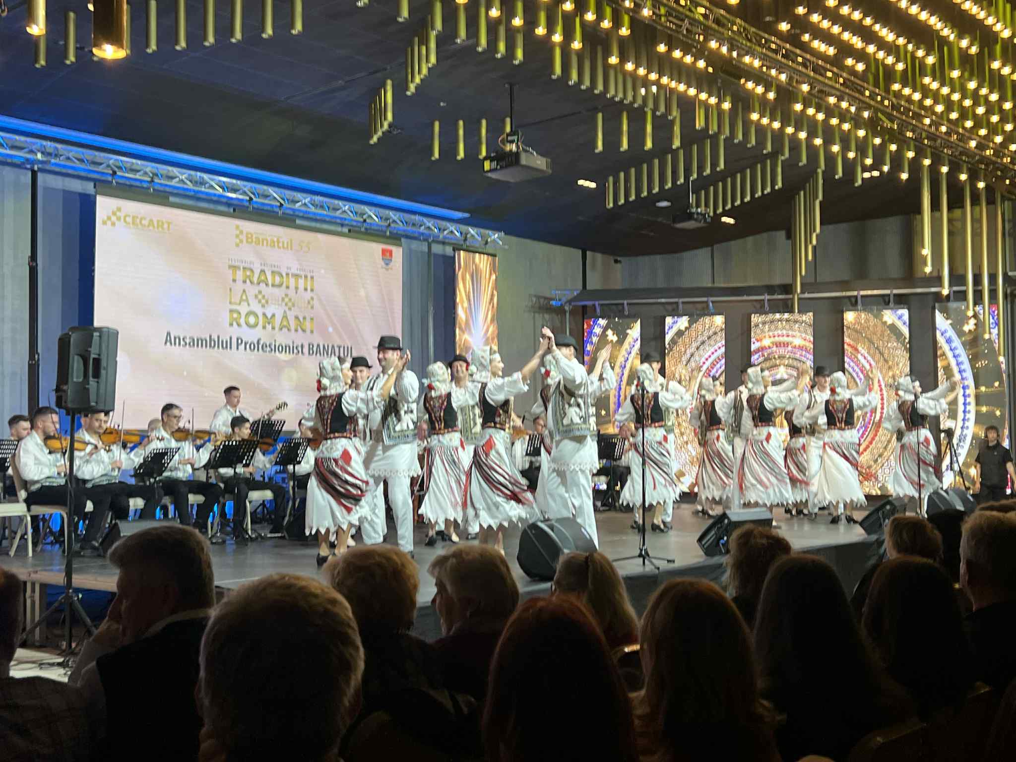 Traditii la Romani prima seara (17)