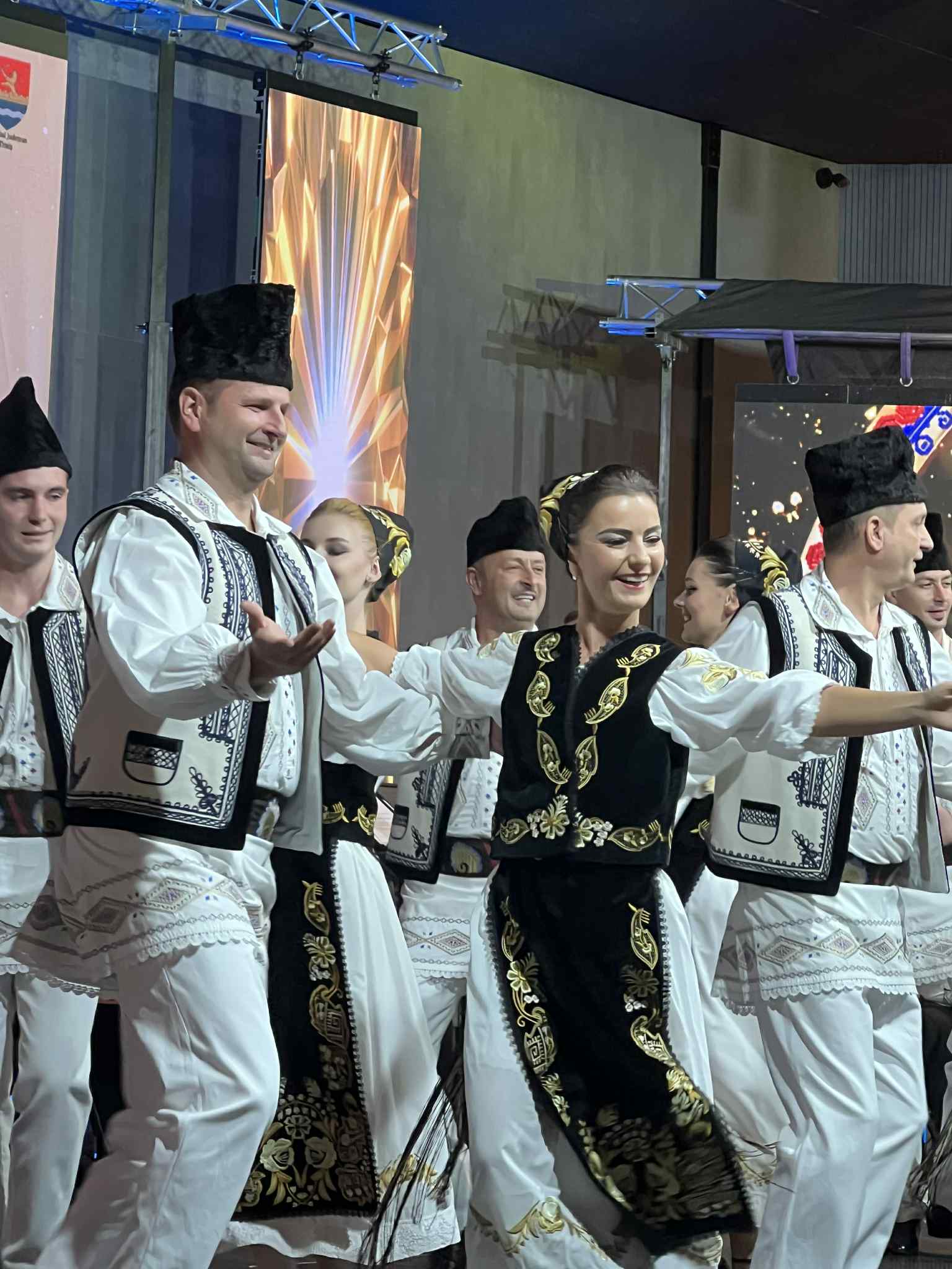 Traditii la Romani prima seara (18)