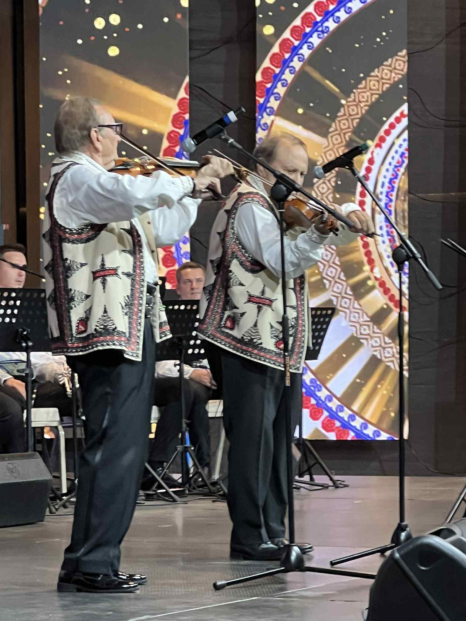 Traditii la Romani prima seara (24)