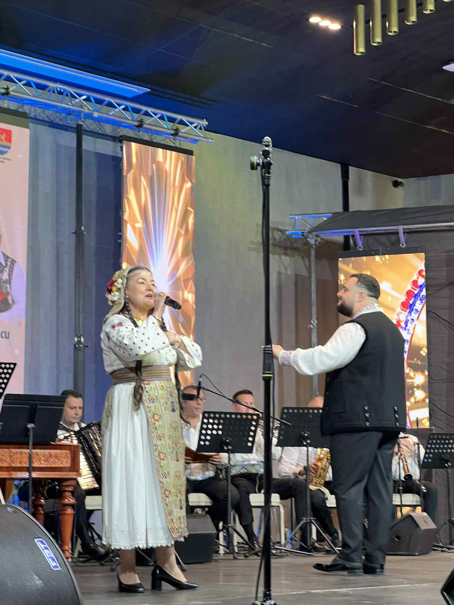 Traditii la Romani prima seara (26)