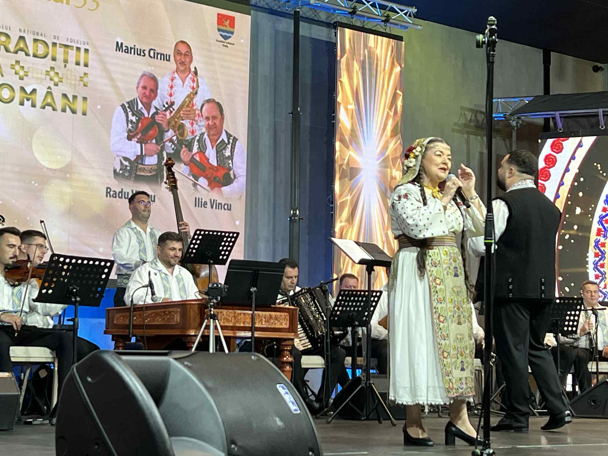 Traditii la Romani prima seara (38)