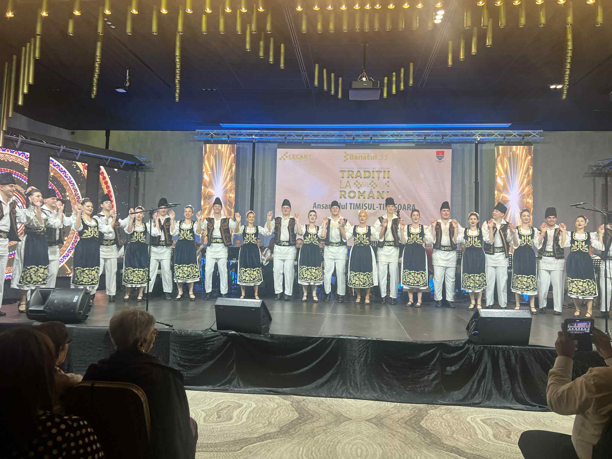 Traditii la Romani prima seara (42)