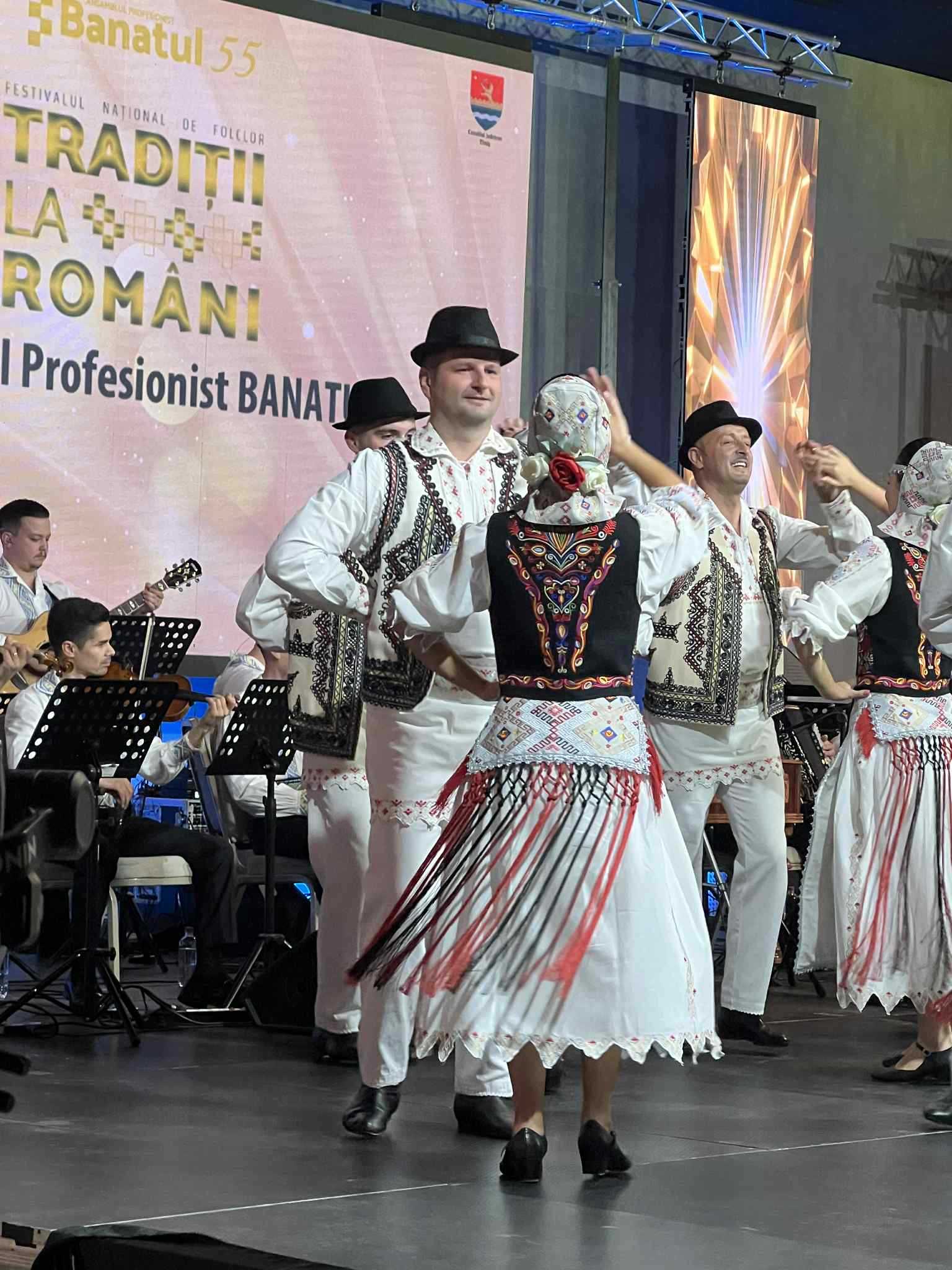 Traditii la Romani prima seara (47)