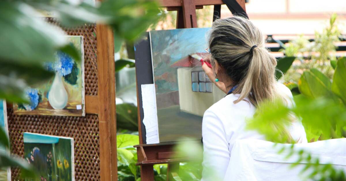 Peste 30 de artiști renumiți din Banat expun la Salonul Artelor Vizuale din Lugoj Peste 30 de artiști renumiți din Banat expun la Salonul Artelor Vizuale din Lugoj