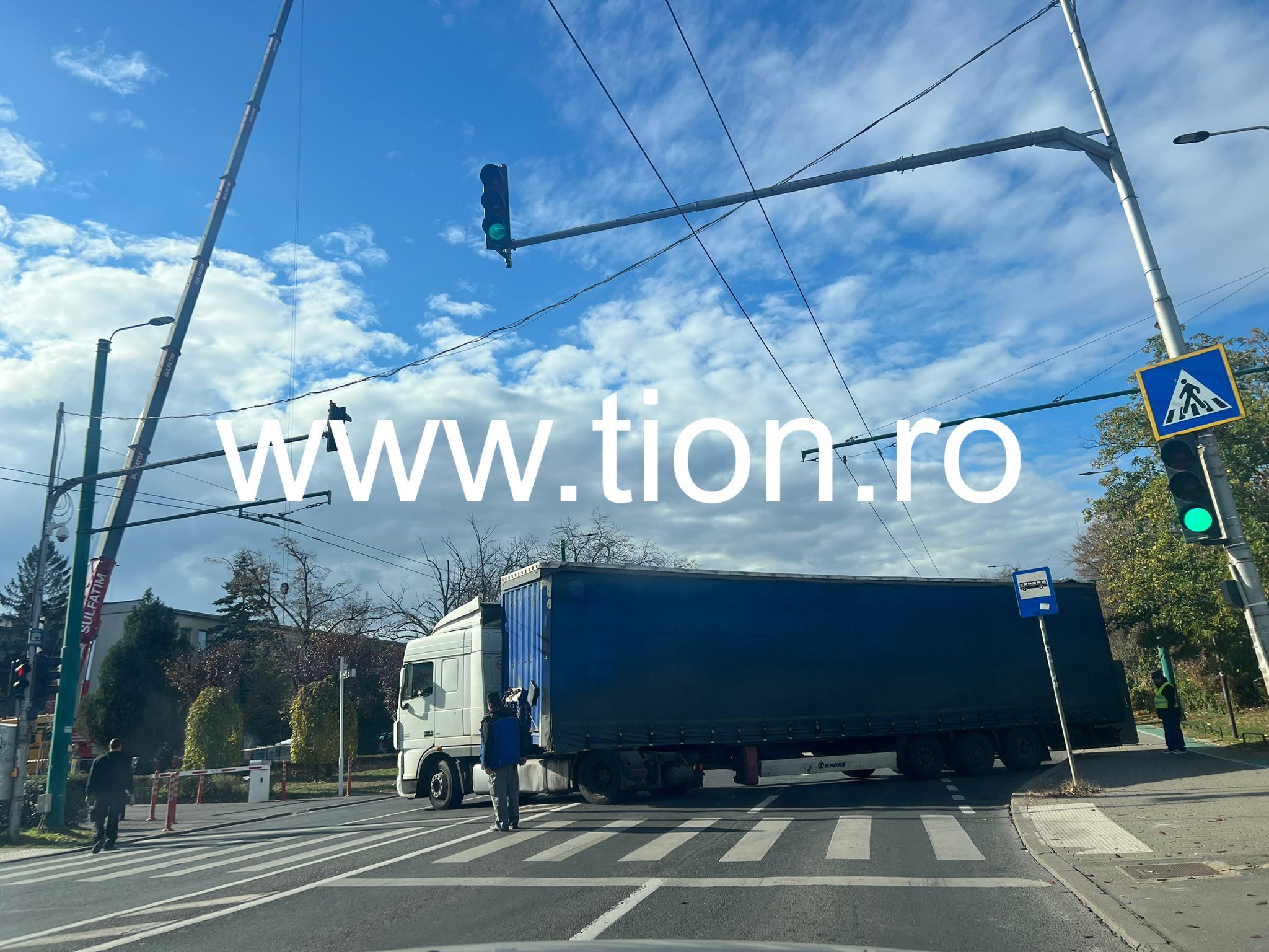 WhatsApp Image 2025-11-07 at 12.00.20