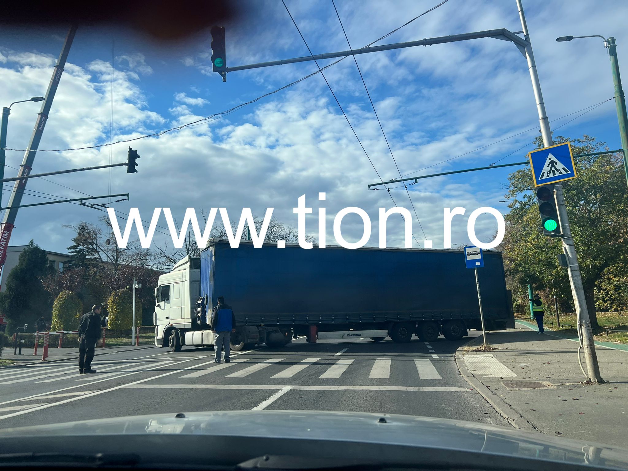 WhatsApp Image 2025-11-07 at 12.00.21 (1)