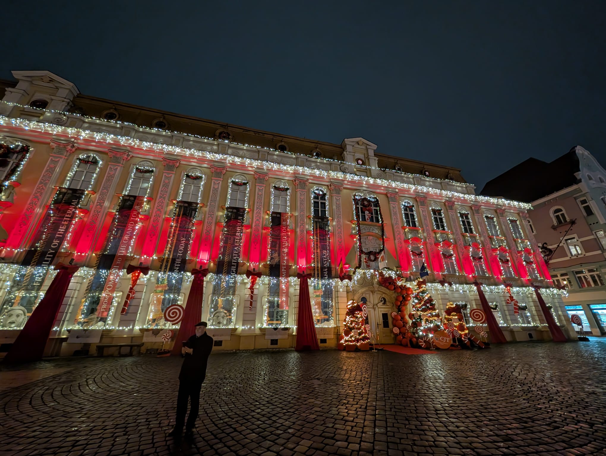 Iluminat festiv Muzeul de Artă Timișoara