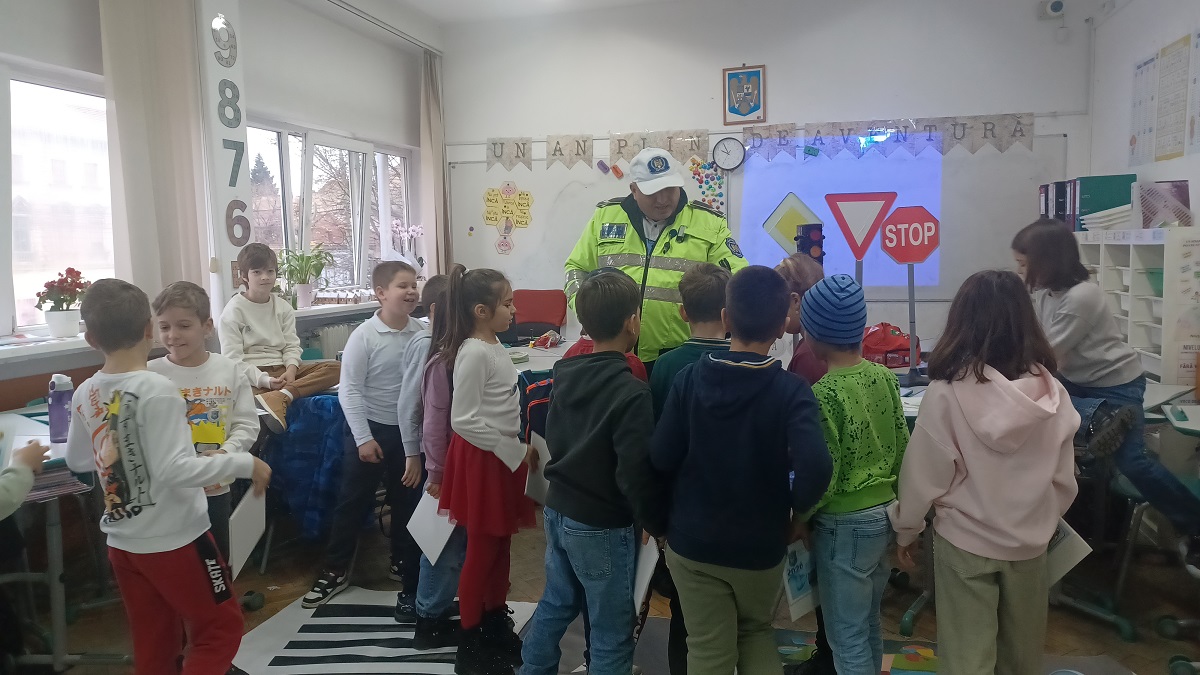 politisti locali elevi scoala (7)