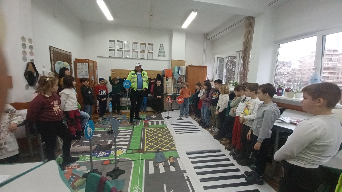 politisti locali elevi scoala (10)