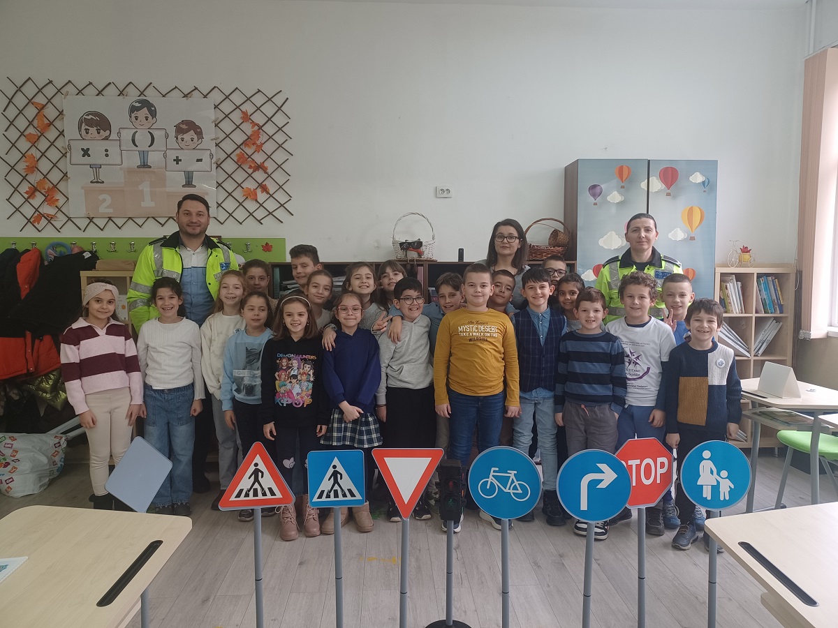 politisti locali elevi scoala (12)