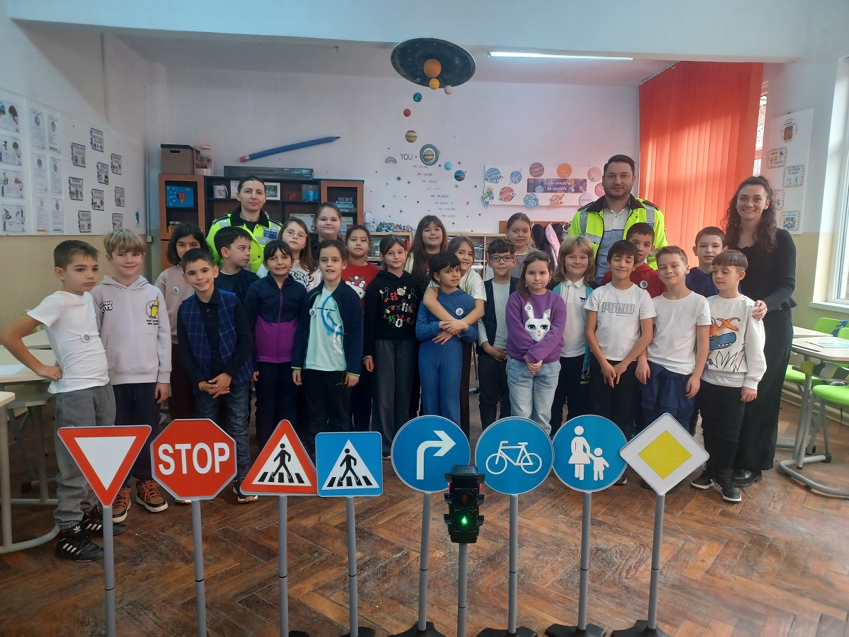 politisti locali elevi scoala (5)