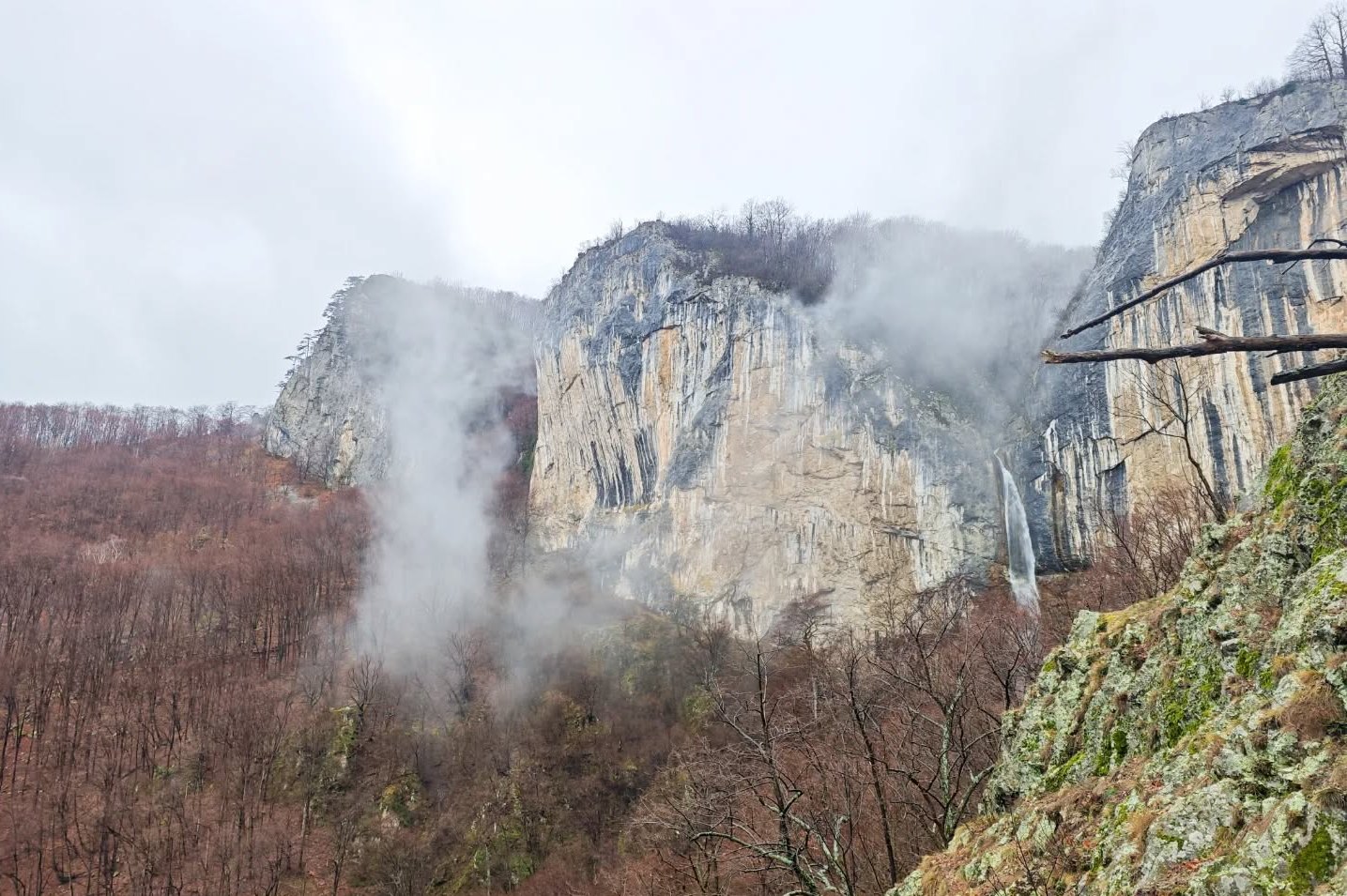 cascada Vanturatoarea (2)