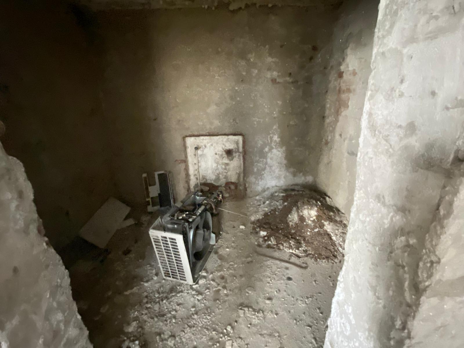 Clădire din curtea Vilei Internațional (16)