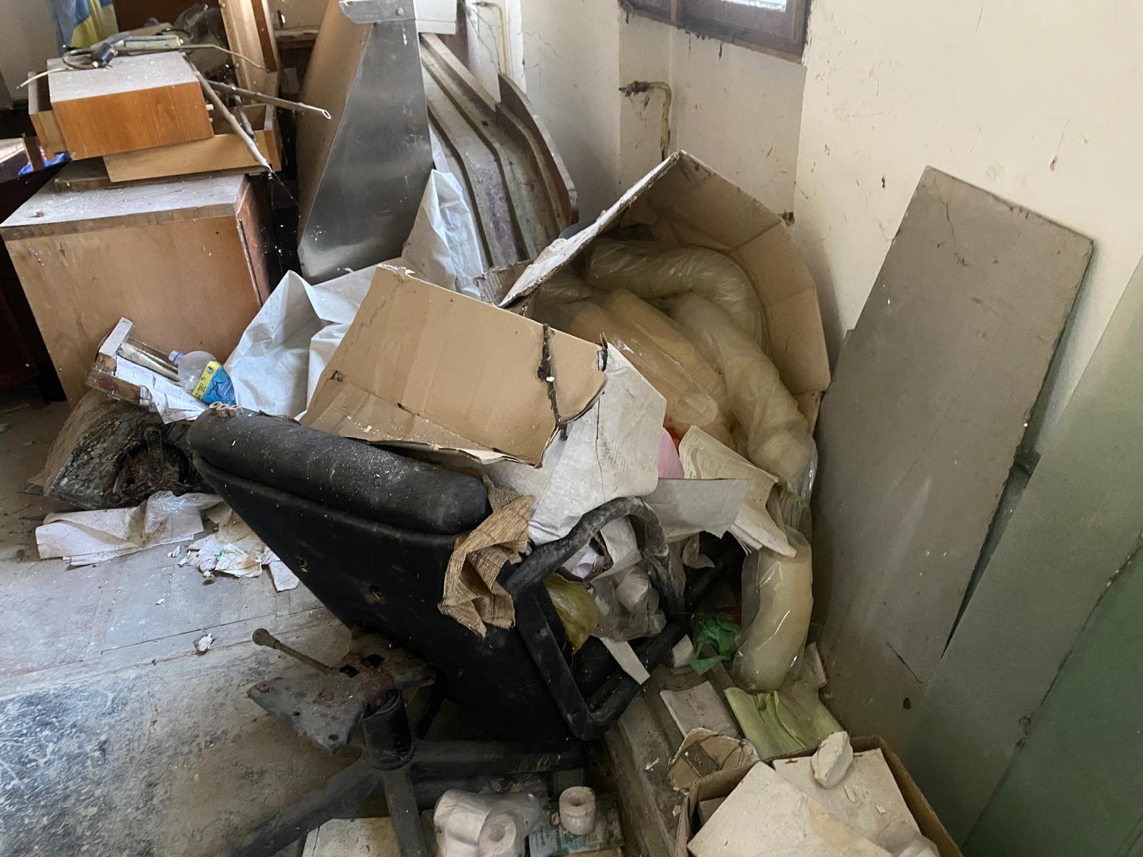 Clădire din curtea Vilei Internațional (14)