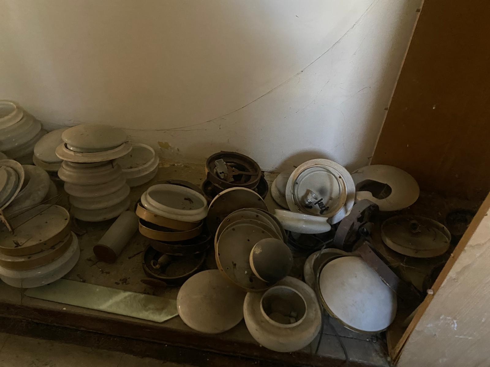 Clădire din curtea Vilei Internațional (8)