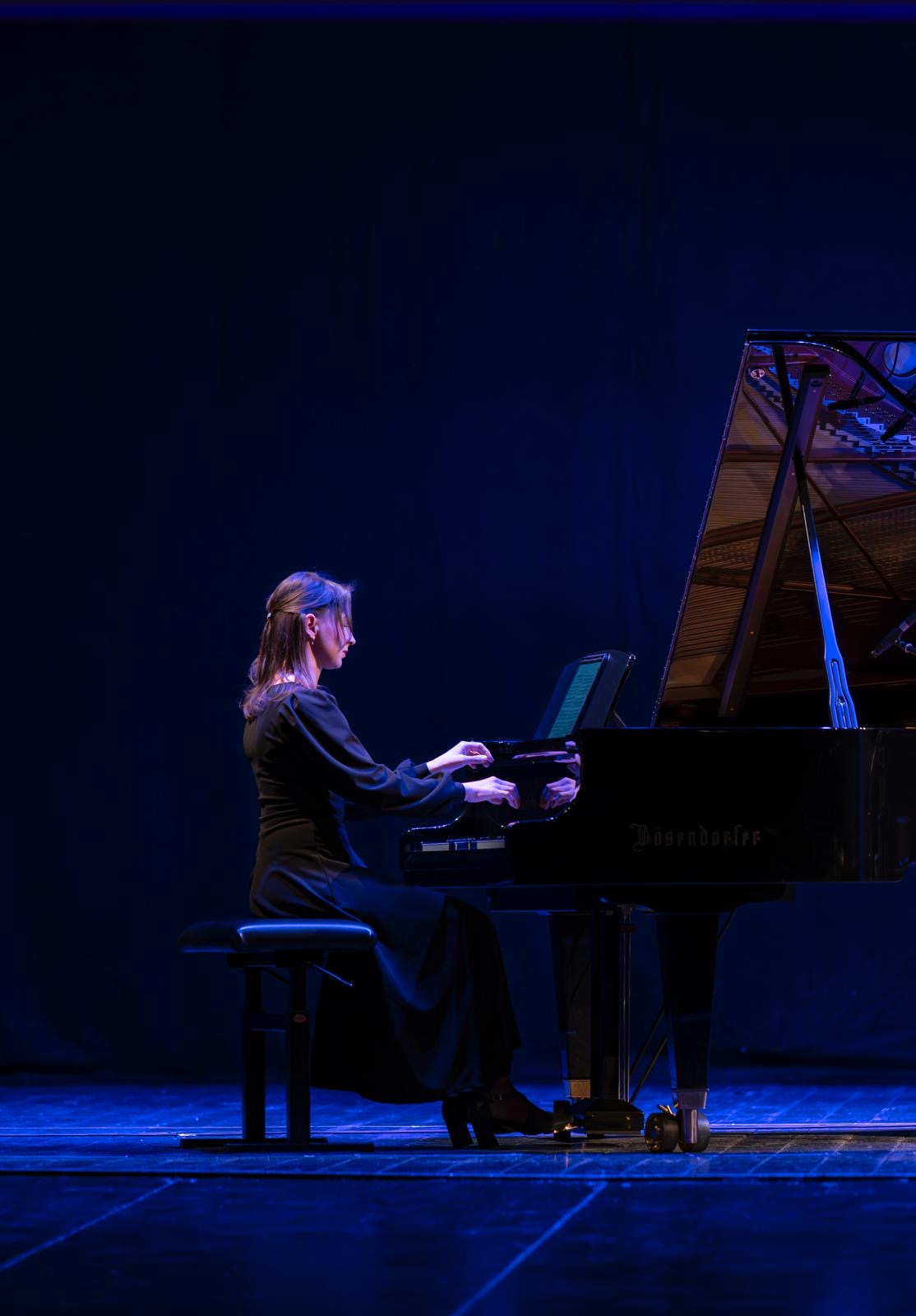 8e9e8205-1b39-4823-8f61-9b3ed33027f3