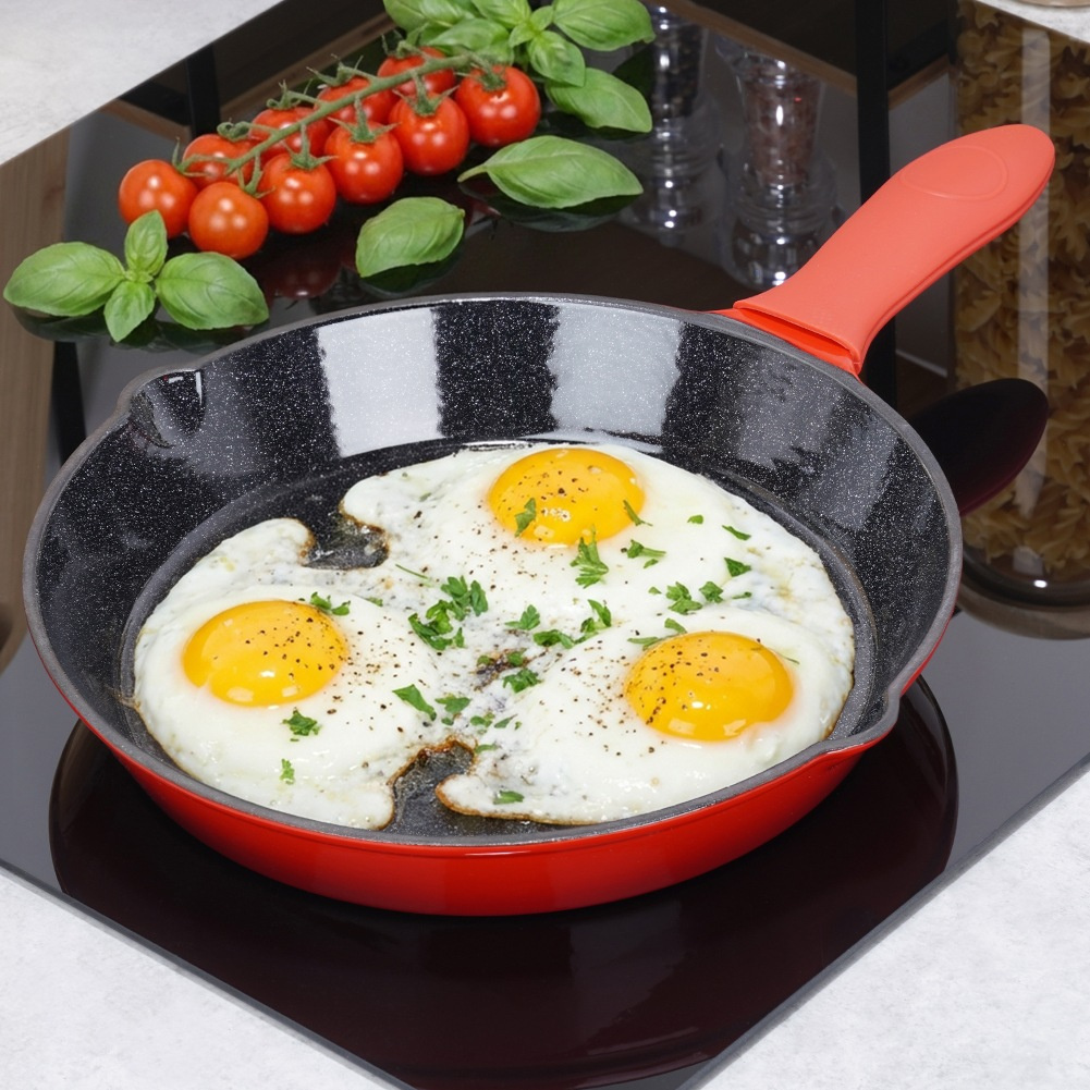 pol_pl_Patelnia-zeliwna-emaliowana-z-silikonowa-nakladka-CAST-ENAMEL-30-cm-18623_2