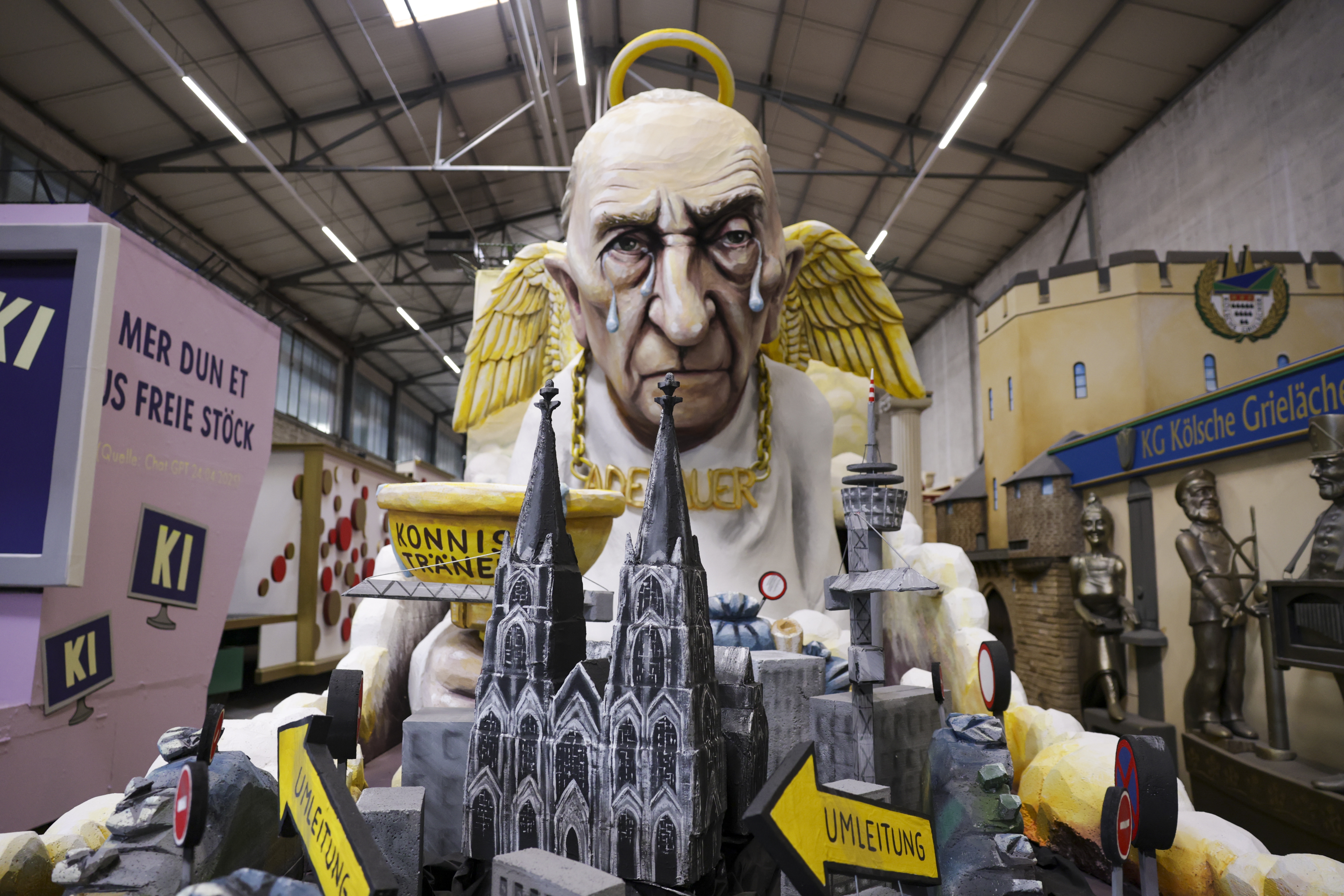 Presentation of floats for the annual Rose Monday Parade in Cologne