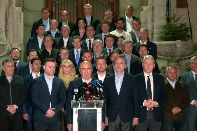 Poza pentru articolul VIDEO. Criză politică la vârf. Ilie Bolojan refuză demisia după ruptura cu PSD