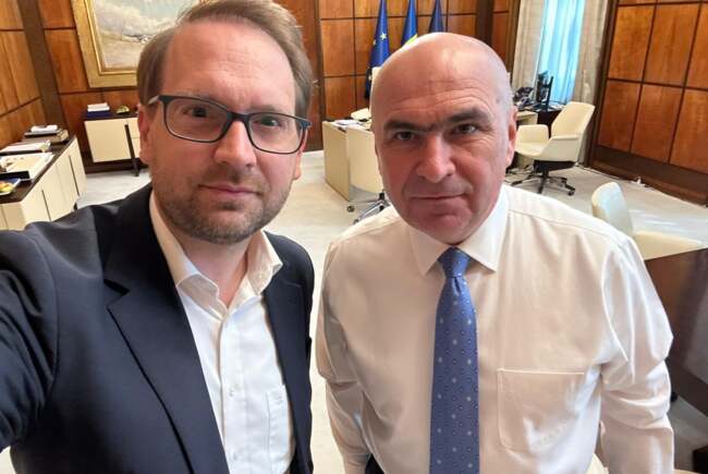 Poza pentru articolul „Nu ne intimidează această manevră”. USR rămâne alături de premier, în ciuda moțiunii de cenzură PSD-AUR