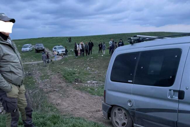 Poza pentru articolul FOTO. Doi rangeri, bătuți și amenințați cu moartea după ce au prins hoți la furat de lemne, în Timiș