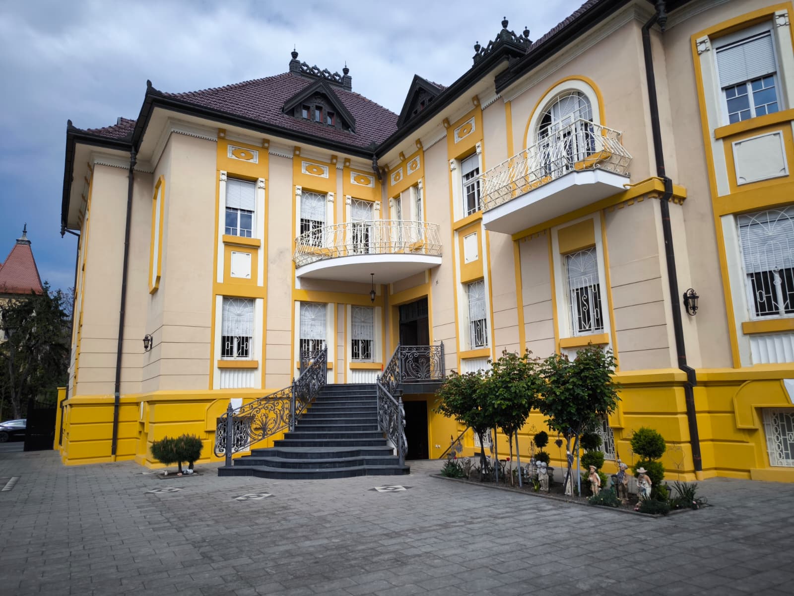 WhatsApp Image 2026-04-14 at 11.30.01 (2)