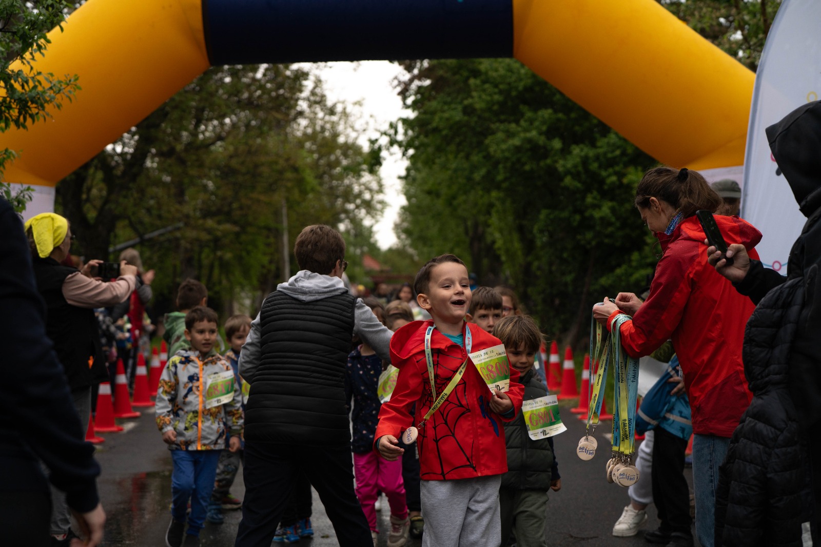 alergare copii ciarda rosie manusarul (10)